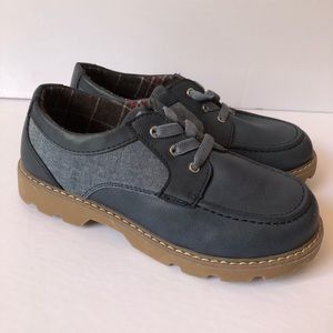 Lily and Dan Boys Shoes